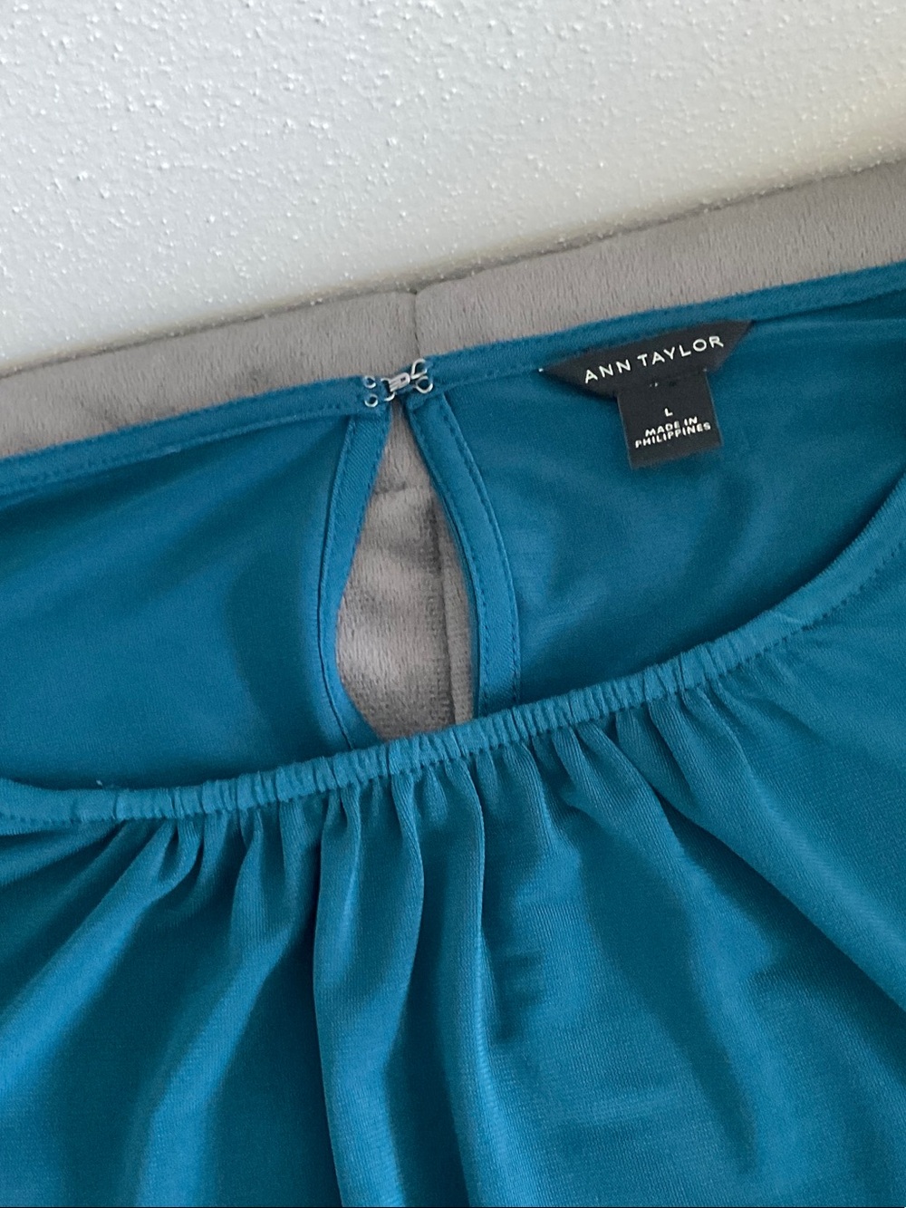 Ann Taylor flare sleeve top - Picture 5 of 6